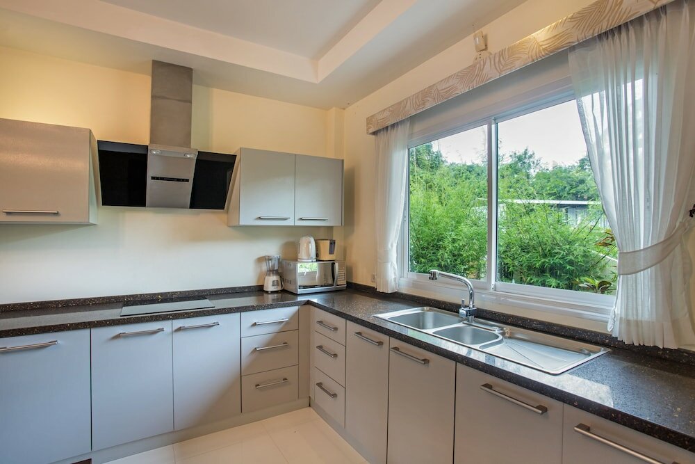 Фото Lovely Pool Villa Platinum near Nai Harn