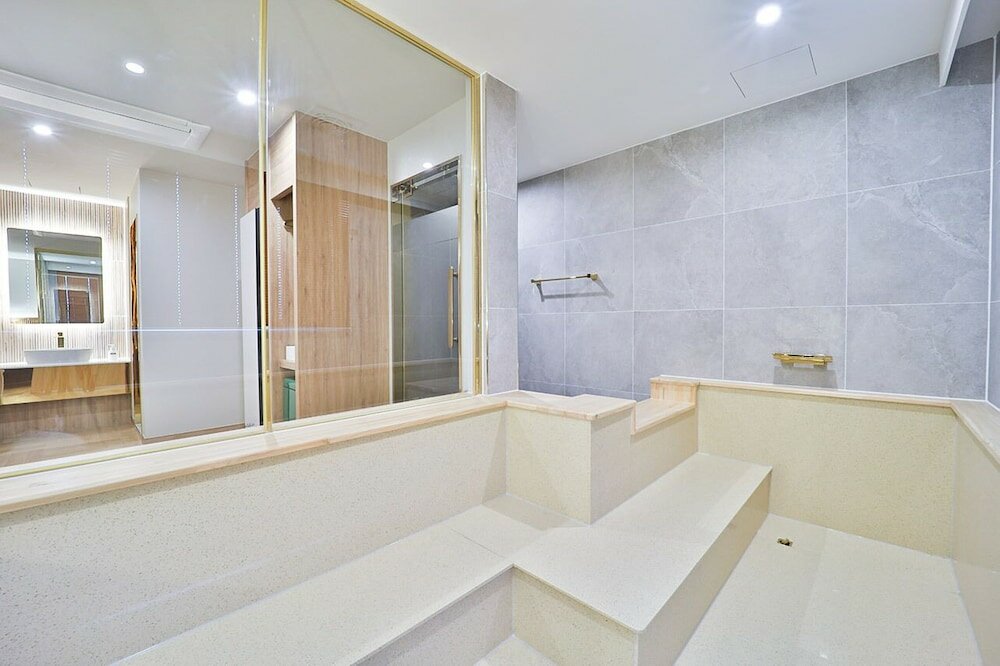 Фото Denbasta Hotel Masan Fishmarket