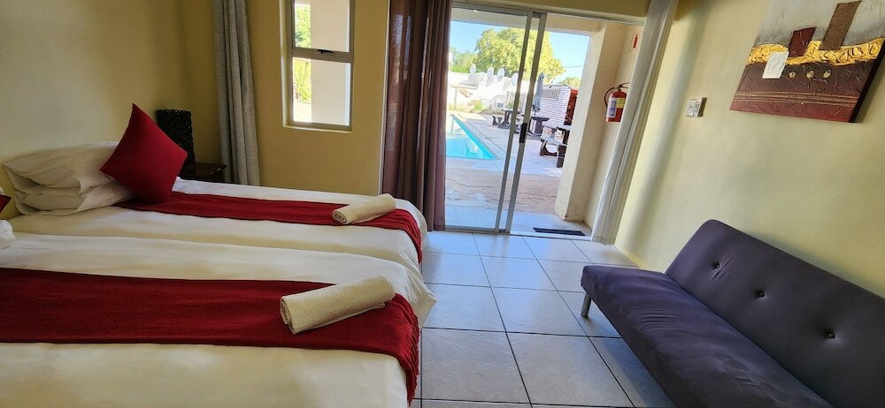 Фото Pofadder Inn by Country Hotels