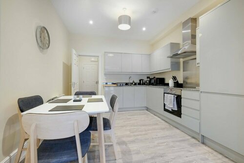 Гостиница The Norfolk Spacious 1 bedroom Apartment в Мейденхеде