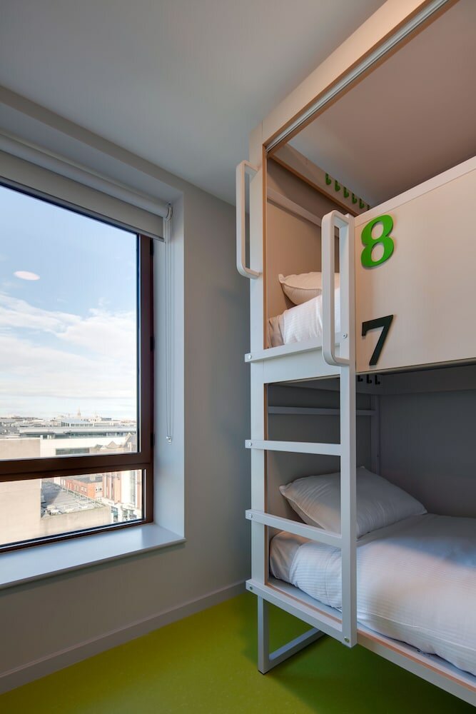 Фото Clink i Lár