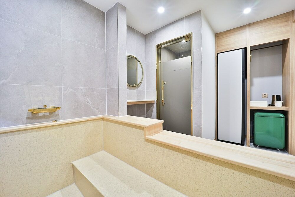 Фото Denbasta Hotel Masan Fishmarket