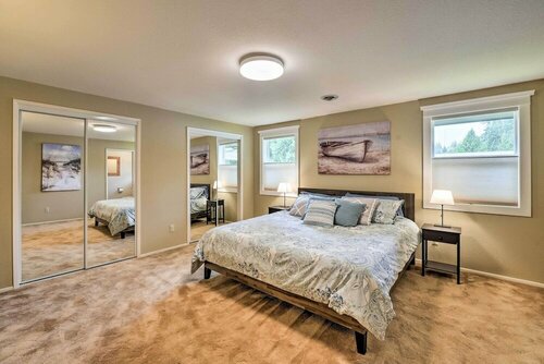 Гостиница Peaceful Ranch-style Camano Home on 5 Acres!