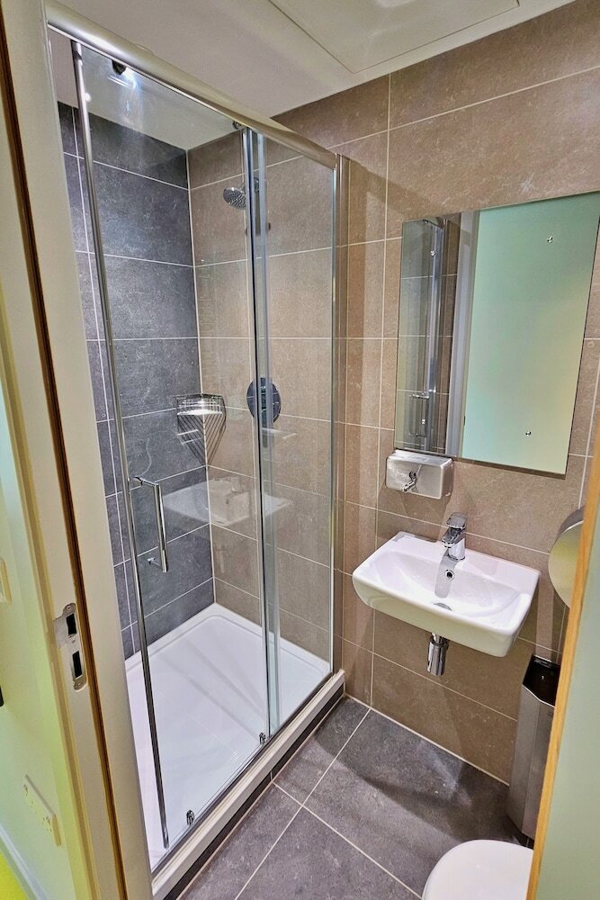 Фото Clink i Lár