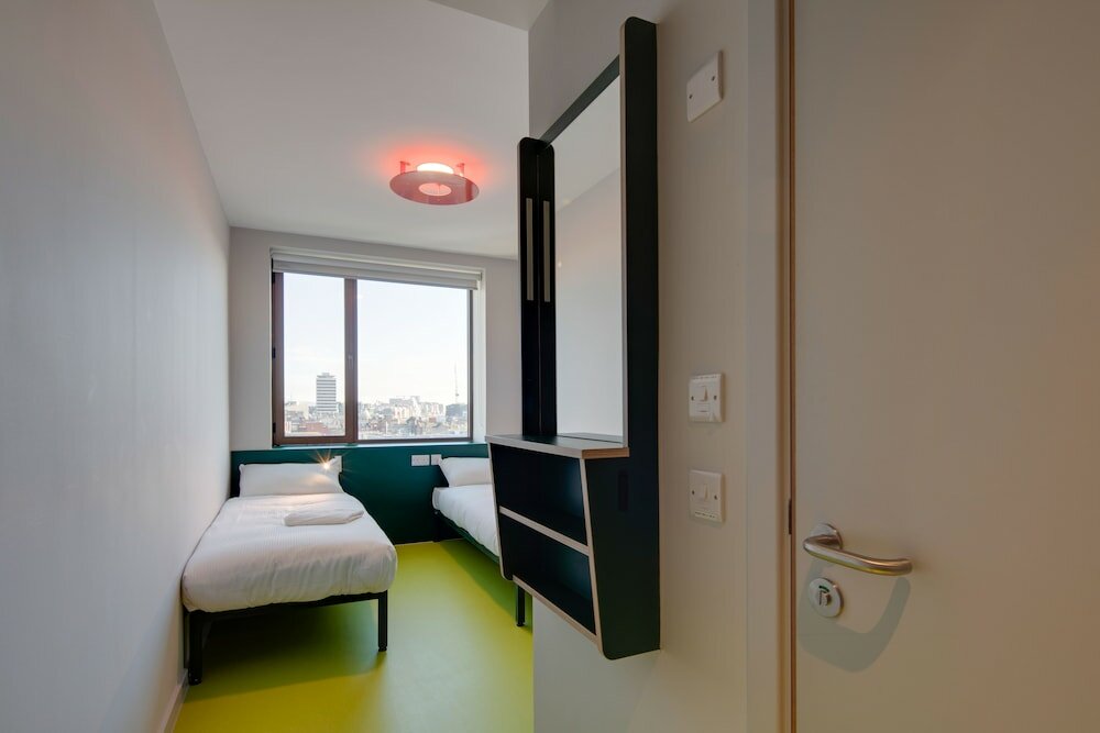 Фото Clink i Lár