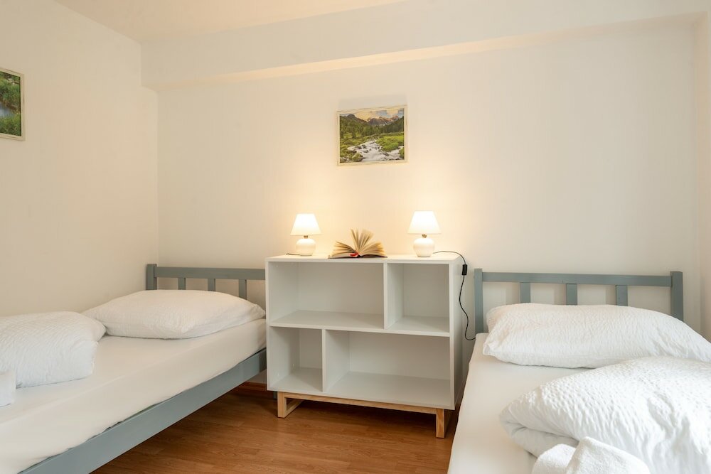 Фото Alpine Hostel Appartements