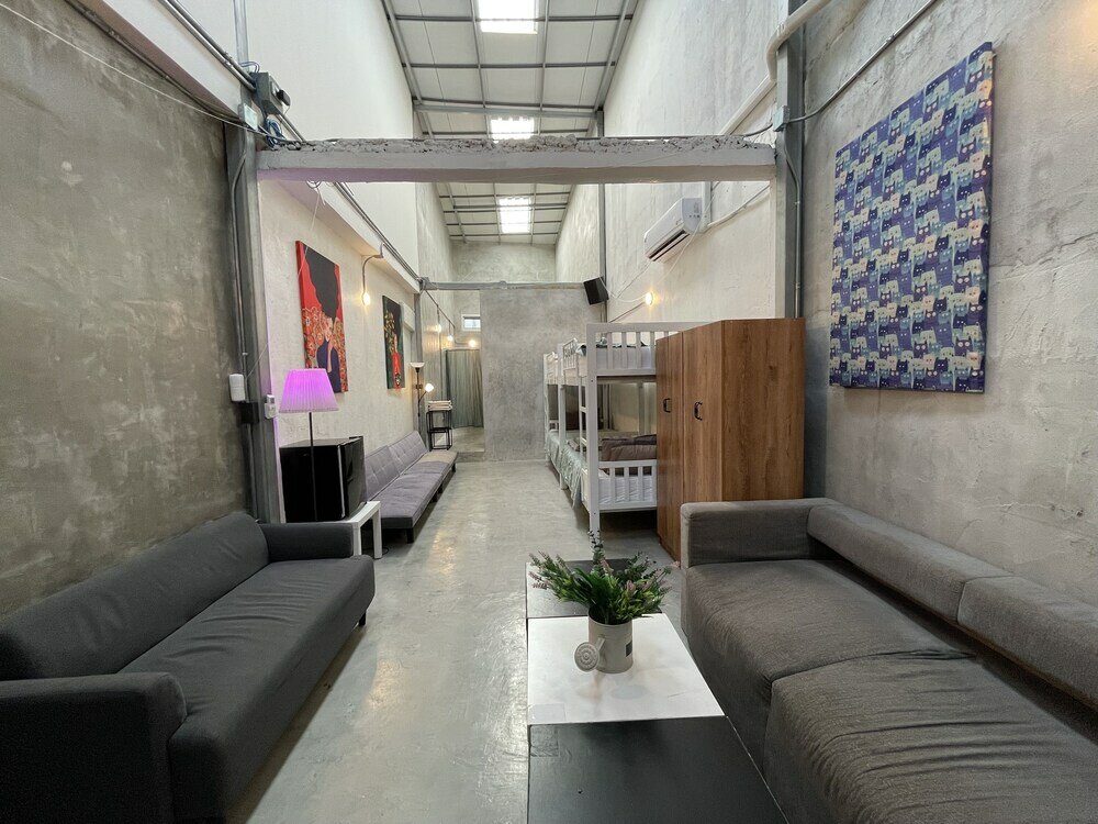 Фото Old Bar Bangkok House