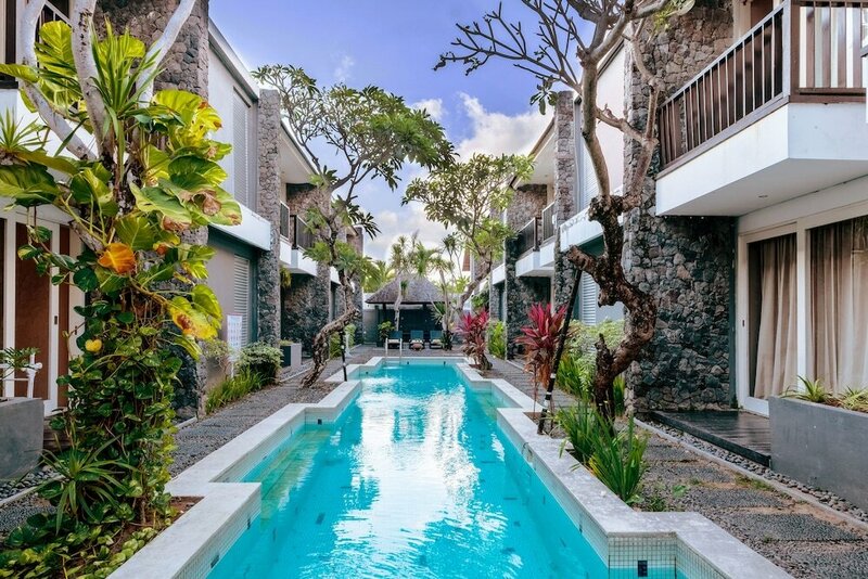 Гостиница The Kanjeng Suites Seminyak