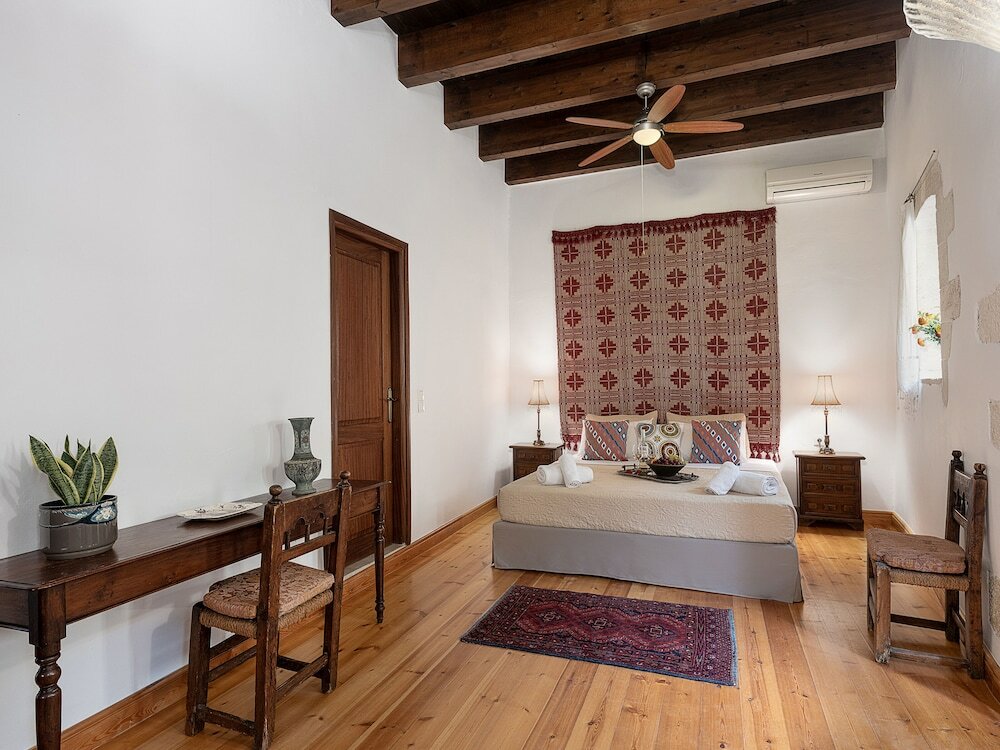 Фото Venetian Palace Chania