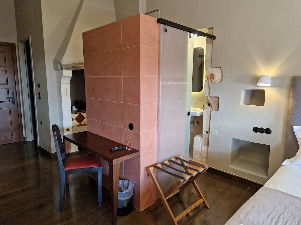 Фото Mosaic Venetian Harbour Suites