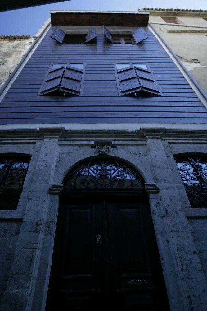 Фото Mosaic Venetian Harbour Suites