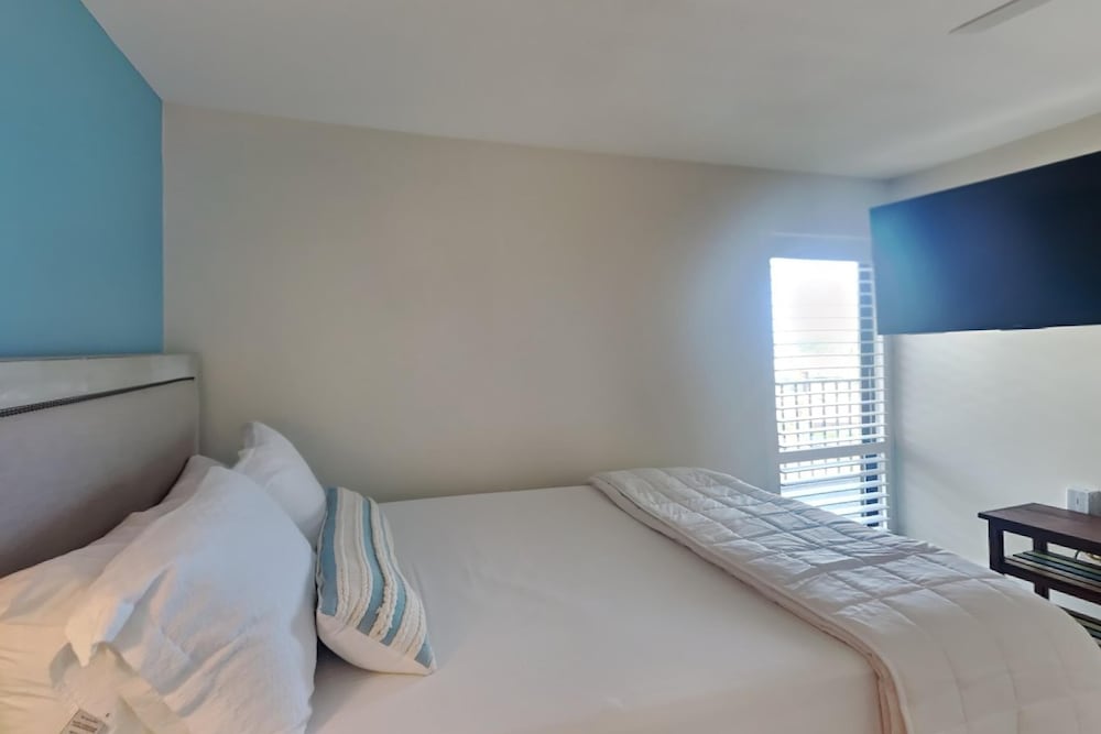 Фото Edgewater Tower III