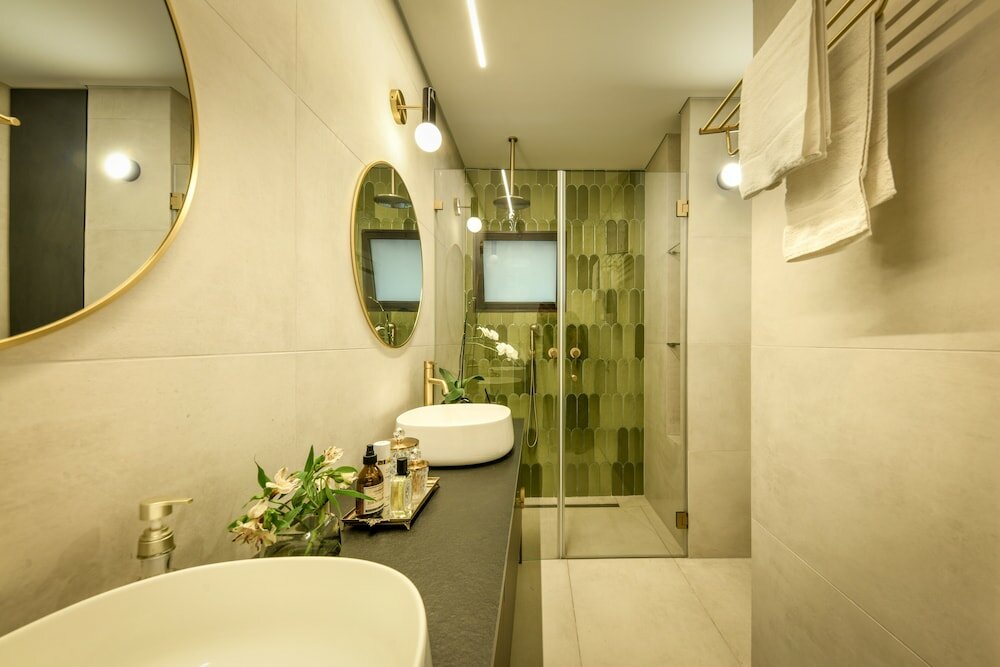 Фото Sophisticated Tel Aviv Retreat 1br Apt