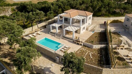Гостиница Tania Villa - Elegant 4 Br Villa With Private Pool