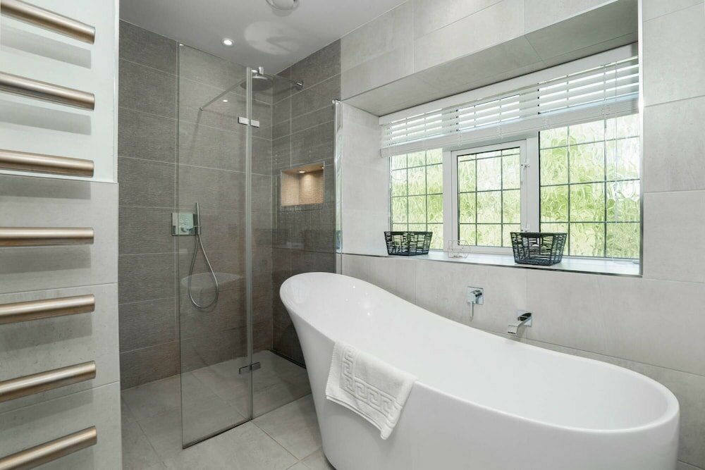 Фото Luxury Designer Mansion in West Midlands Countryside