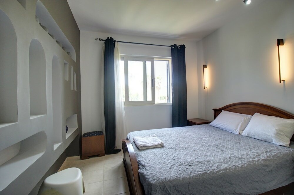 Фото 1 Bedroom Apartment on Beach Elias Upper