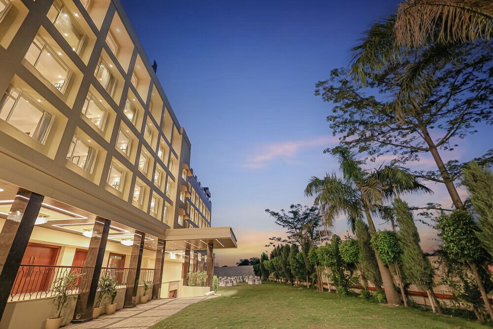 Фото Regenta Dehradun by Royal Orchid Hotels Limited
