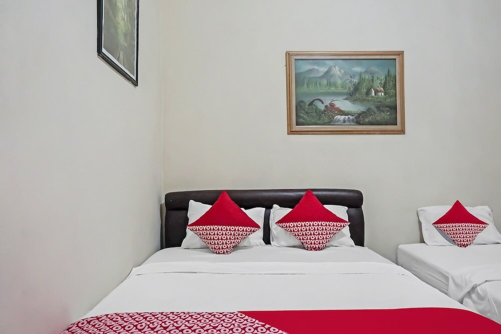 Фото Super Oyo 92134 Bogor Guest House Syariah
