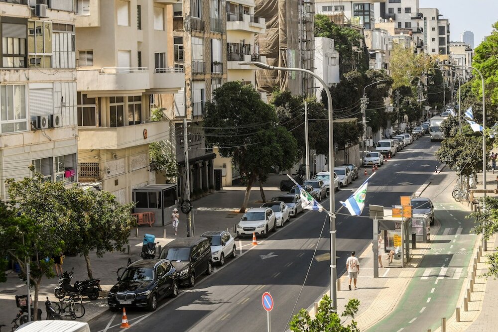 Фото Spacious & Bright 3br Apt with City View