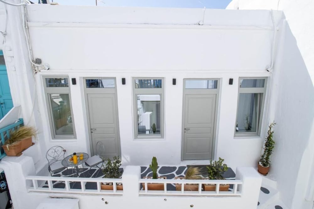 Фото Capri Downtown Rooms