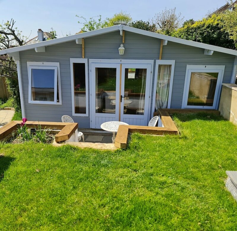 Гостиница Remarkable 1-bed Cabin in Hythe