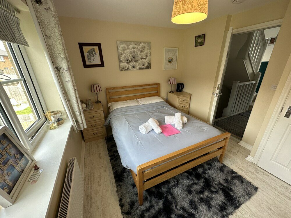 Фото Infinity Guest House Wiltshire Crescent