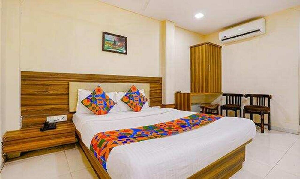 Фото Fabexpress Galaxy Inn