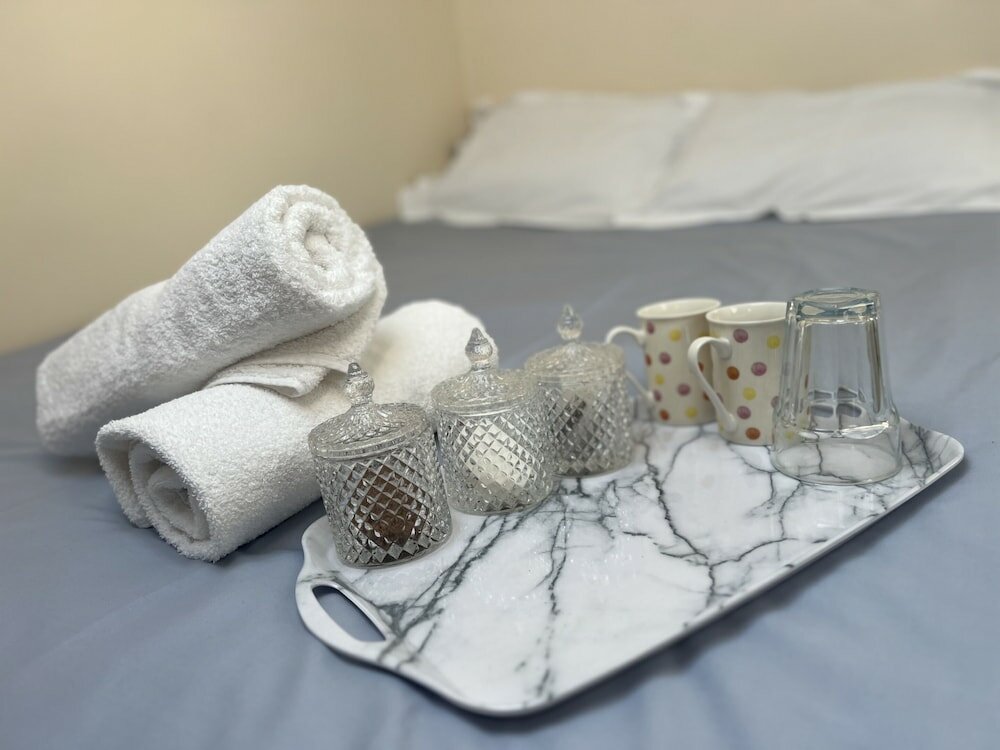 Фото Infinity Guest House Wiltshire Crescent