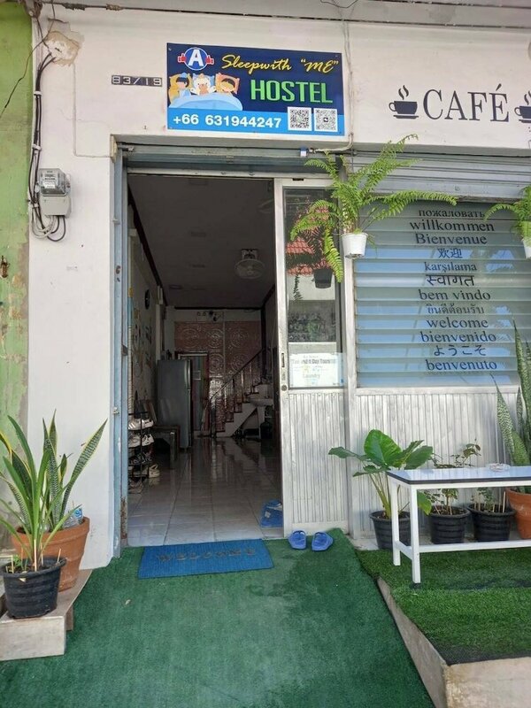 Гостиница Sleep with me hostel