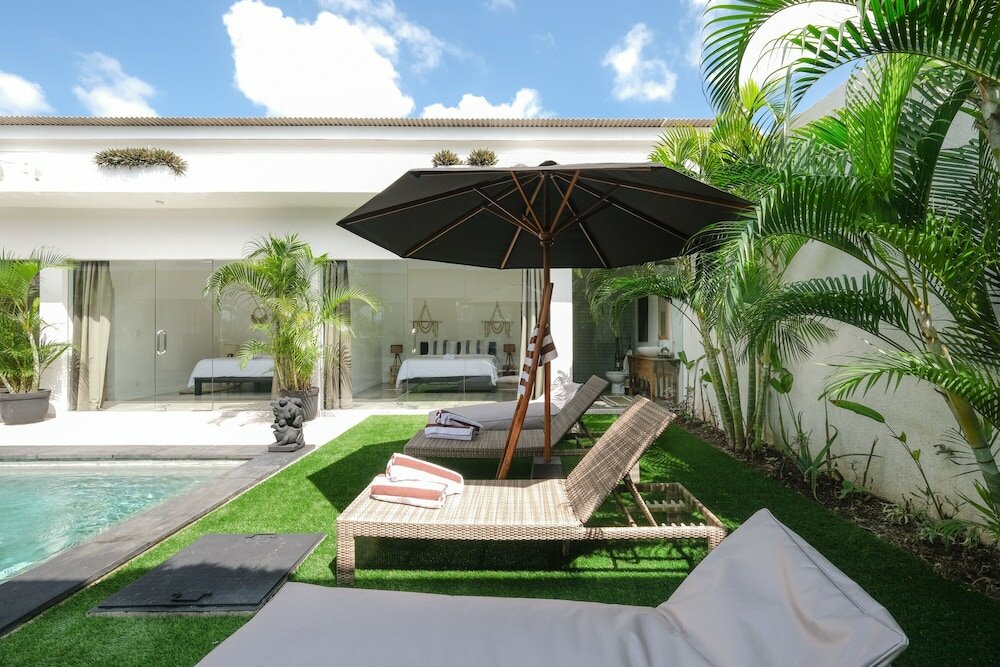 Фото Villa Roman & Alena Canggu