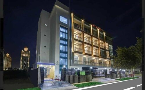 Гостиница Hotel Noida Dreamz 144 в Грэйтер-Ноиде
