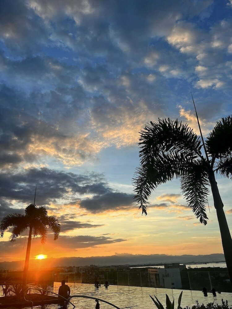 Фото Mactan Beach front Suites