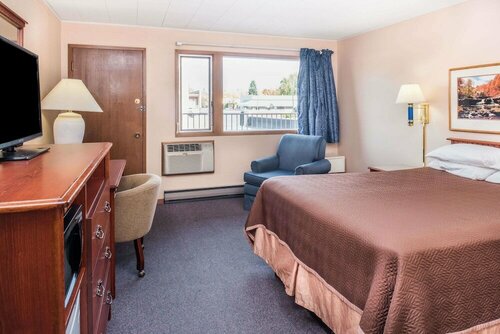 Гостиница Travelodge by Wyndham Kalispell в Калиспелле