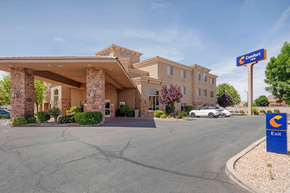 Фото Comfort Inn at Convention Center