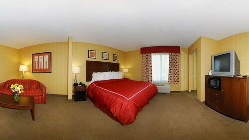Гостиница Quality Suites Stratford в Бриджпорте
