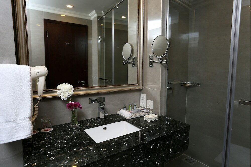 Фото Ramada Plaza by Wyndham Karachi Airport Hotel