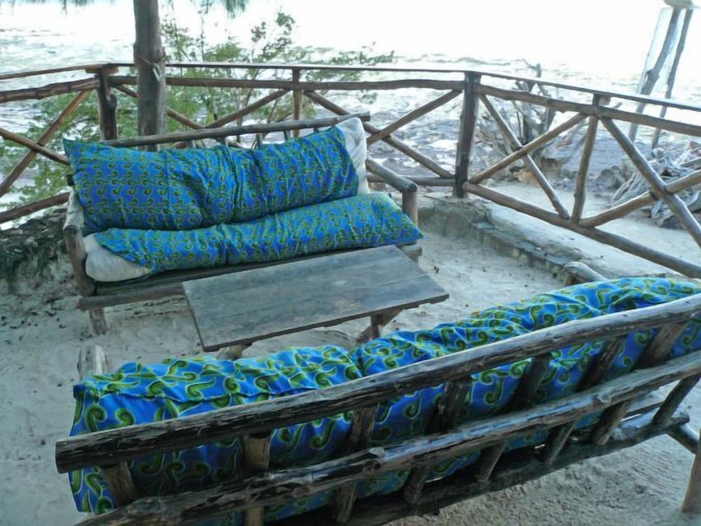 Фото Pakachi Beach Resort & Hotel