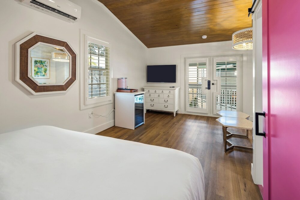 Фото Custom House Inn