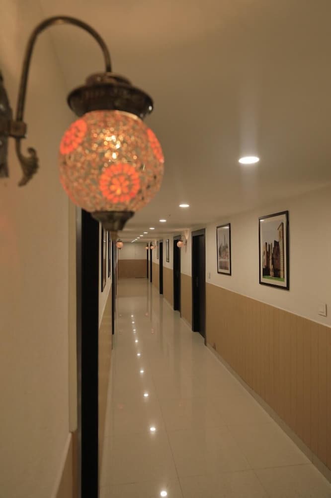 Фото Rnb Select Hotel Walk in Lucknow