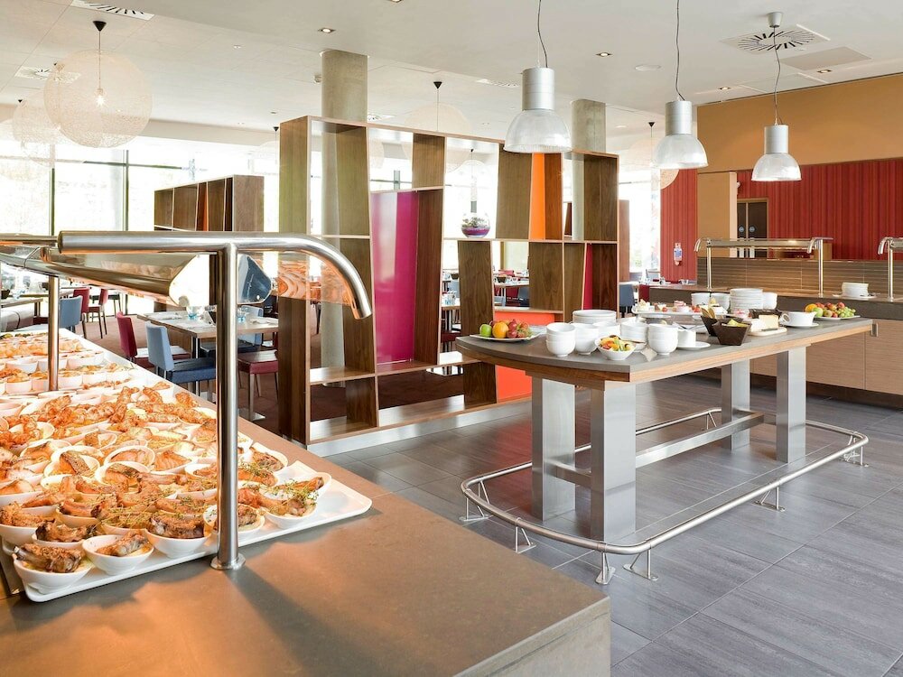 Фото Novotel Edinburgh Park