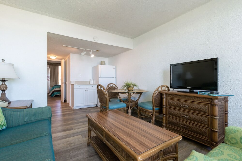 Фото Beach Club at Montego Inn