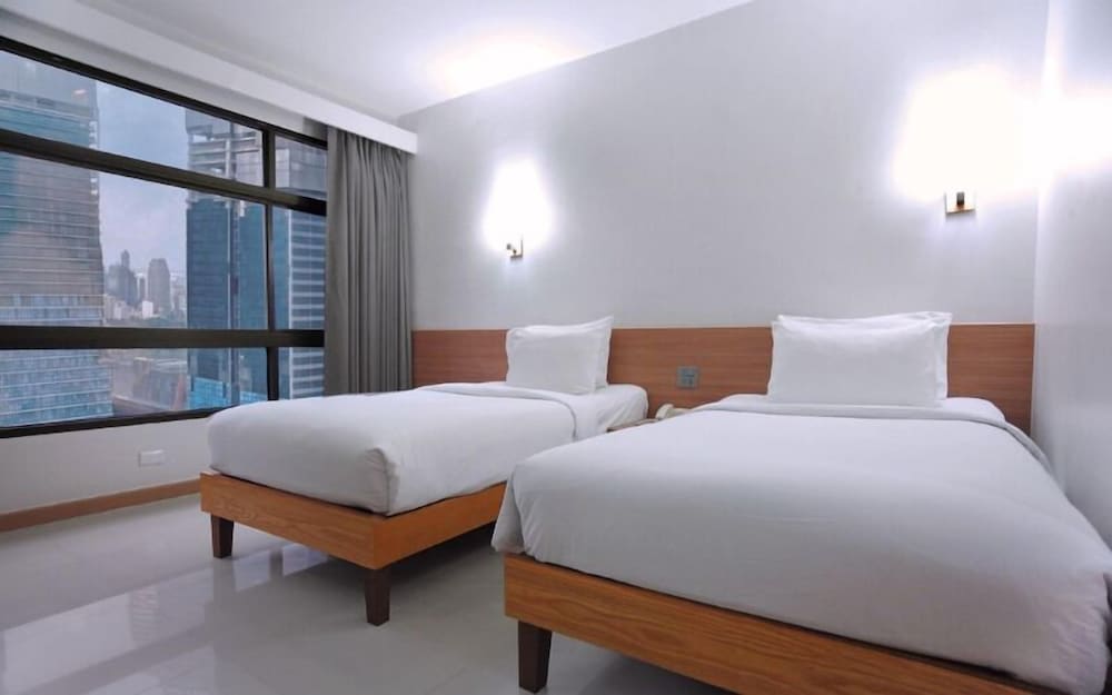 Фото Pinnacle Lumpinee Park Hotel