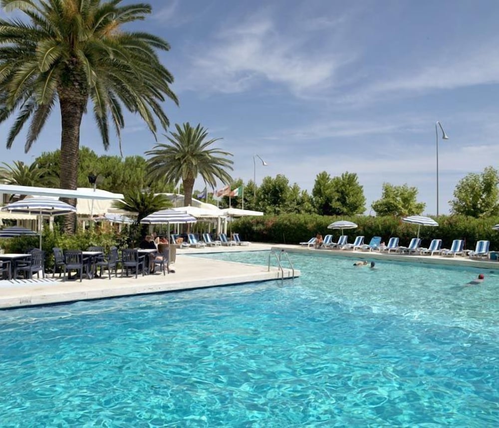 Фото Grand Hotel Don Juan