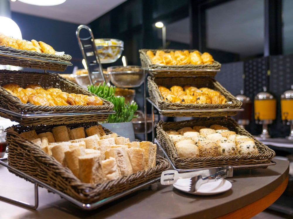 Фото Novotel Edinburgh Park