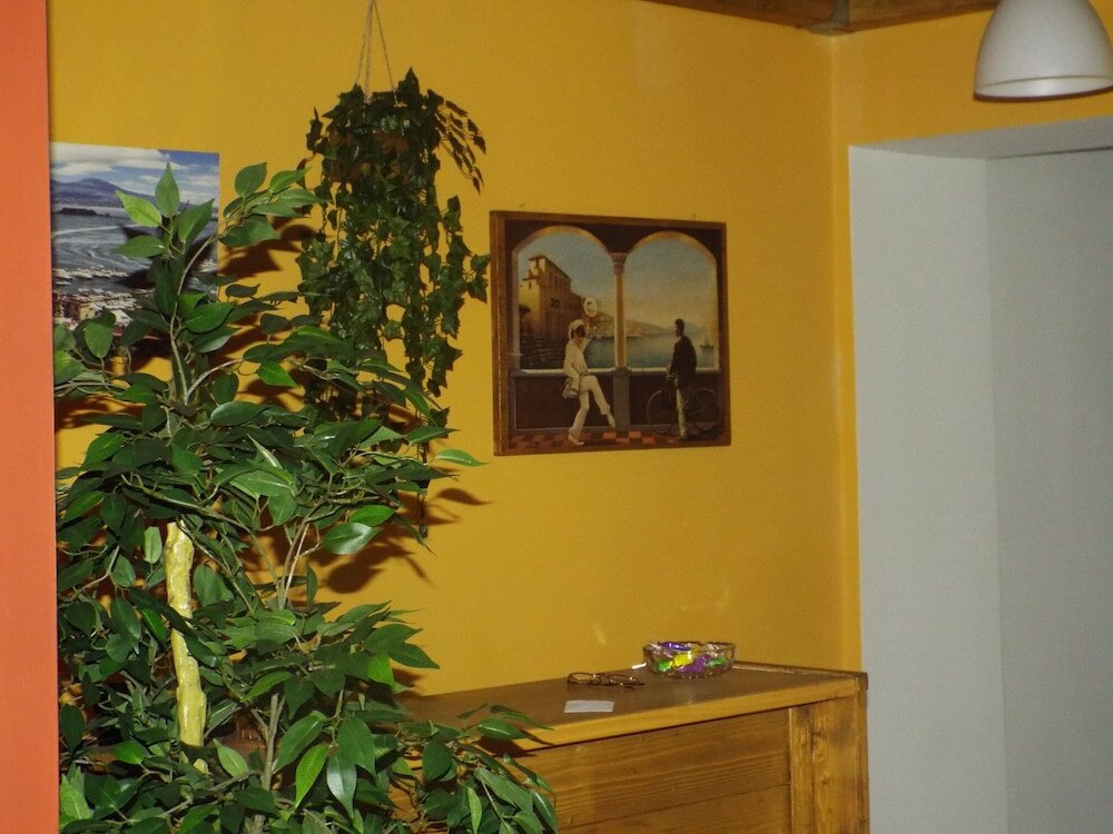 Фото B&b In giro per Napoli