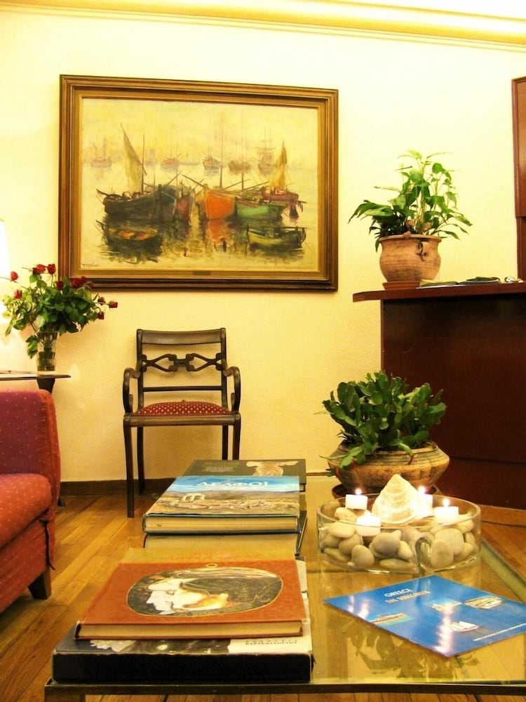 Фото Art Gallery Hotel