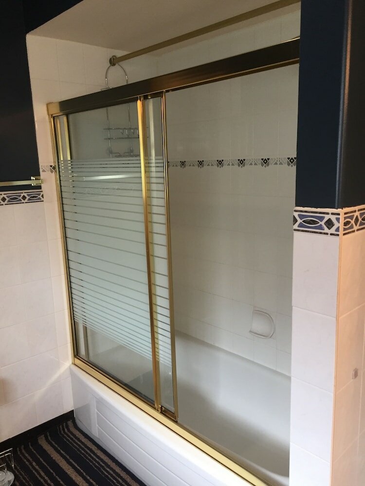 Фото Fraser River Richmond Bed & Breakfast