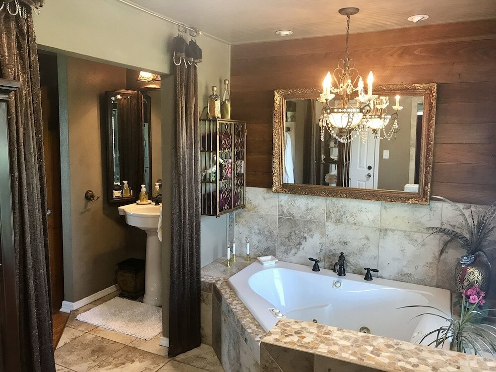 Фото The Old Liberty Schoolhouse