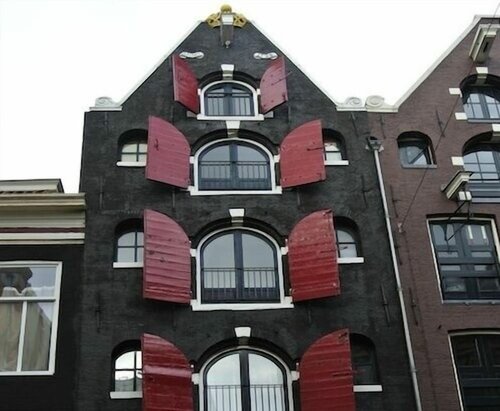 Гостиница Crown Guesthouse Amsterdam в Амстердаме