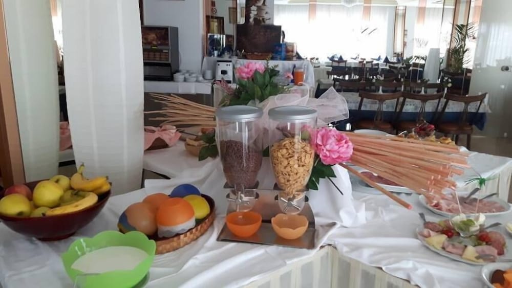 Фото Hotel Villa Rosa